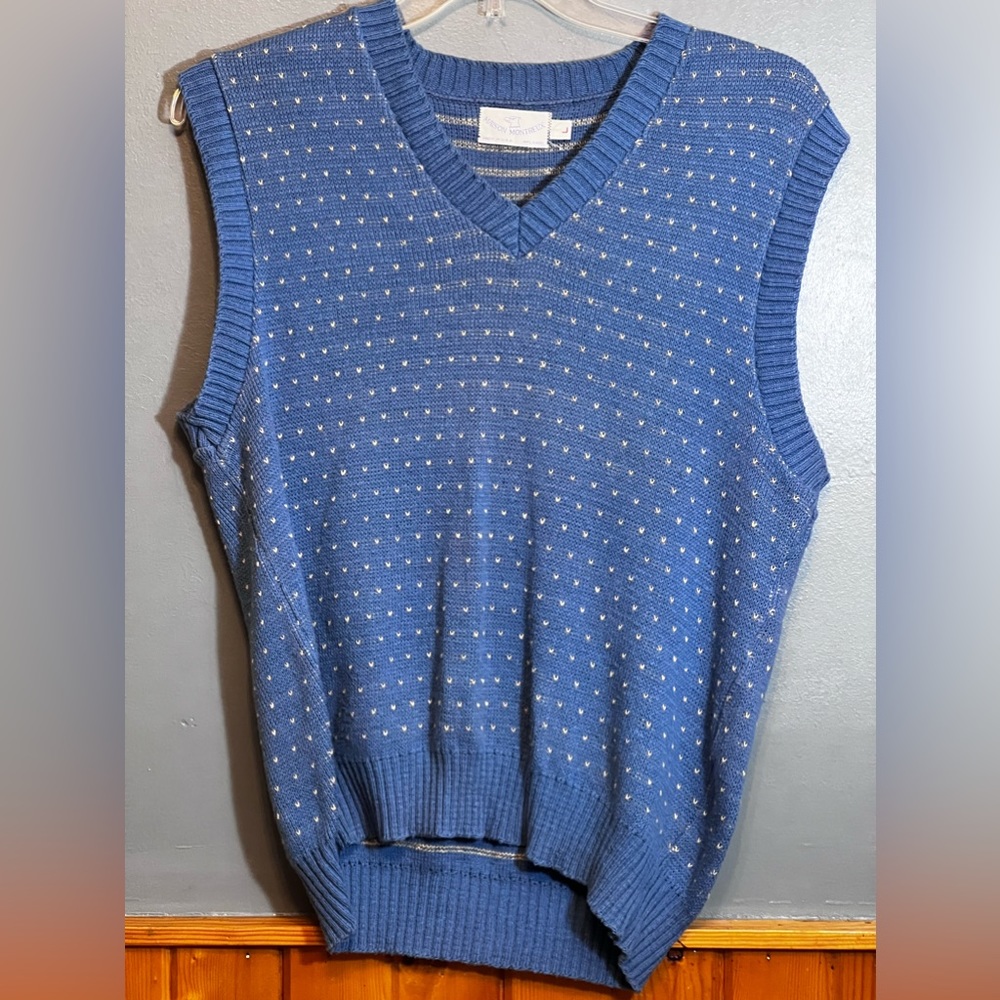 Sweater vest blue with yellow “v’s” Madison montreux vtg large men’s EUC